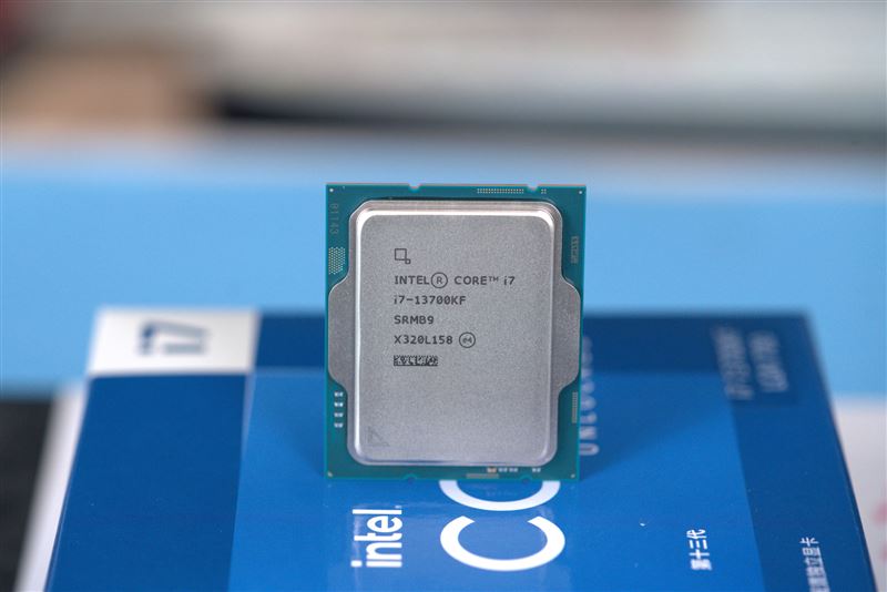 i7-13700KF和锐龙7-7800X3D哪款好 i7-13700KF和锐龙7-7800X3D区别对比(锐龙七和i7哪个好)  第1张