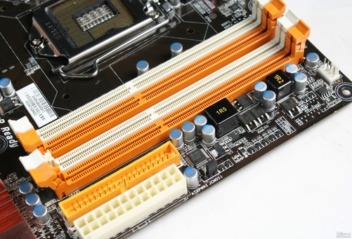 内存条升级插槽大揭秘，DDR3能否搅入DDR4？  第3张