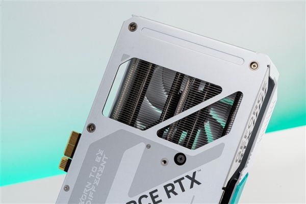 无线清爽！华硕TX RTX4070 BTF天选背置显卡热卖中  第8张