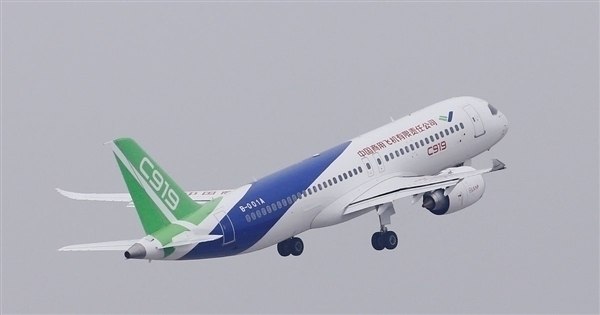 单笔最大订单落地上海！中国东航再买100架C919：目录价710.8亿