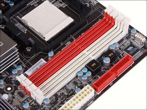 内存DDR3和DDR4：兼容性大揭秘  第6张