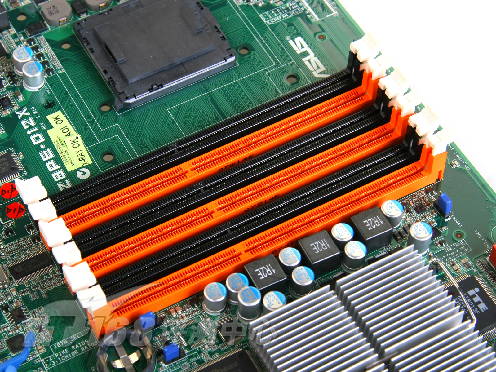 全球科技界震惊！DDR3内存插槽竟然能兼容DDR4内存，技术革命即将到来  第2张