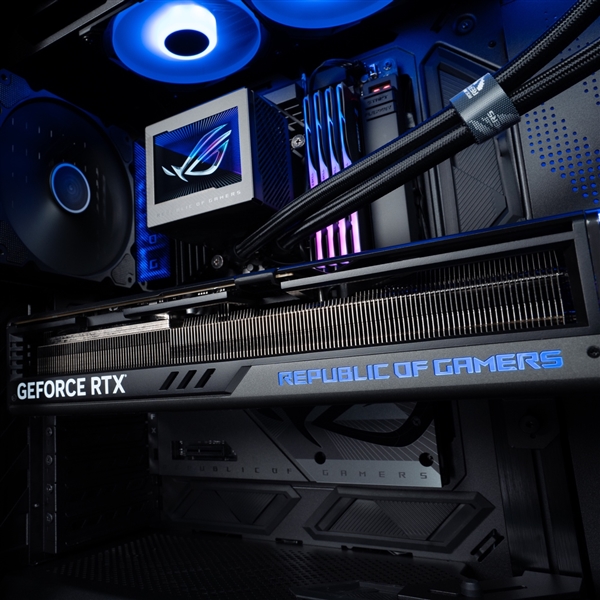 旗舰背置神装登场！ROG STRIX RTX4090D BTF背置显卡  第5张