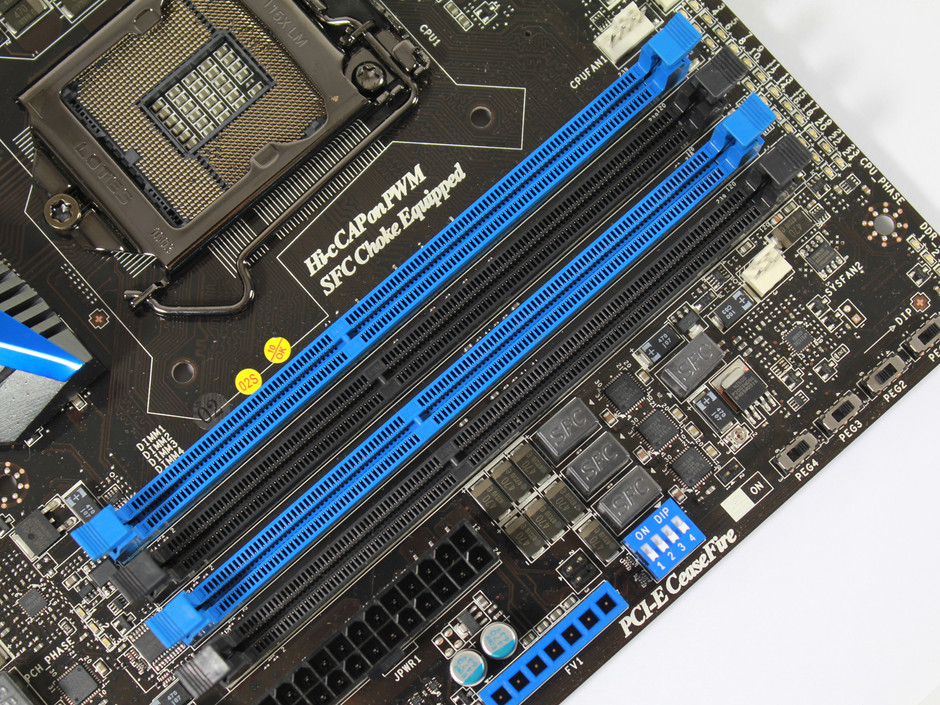 揭秘：插ddr4内存槽为何如此难？  第1张