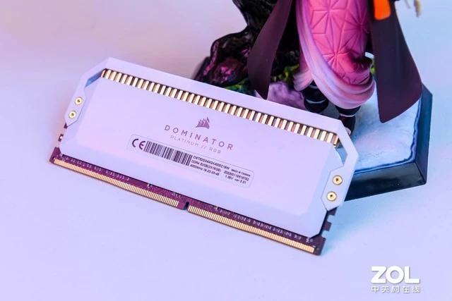 DDR4内存发热量揭秘：低电压设计为何让它凉了下来？  第3张